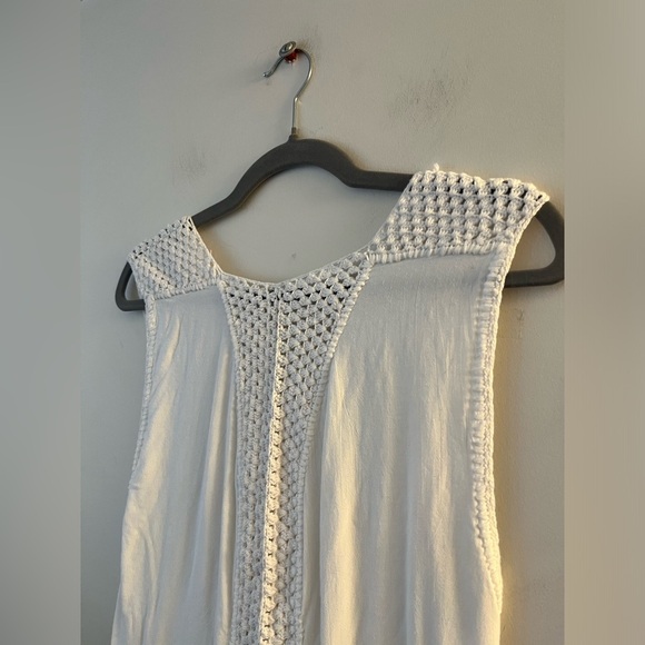 INDAH White Dress - Picture 4 of 15